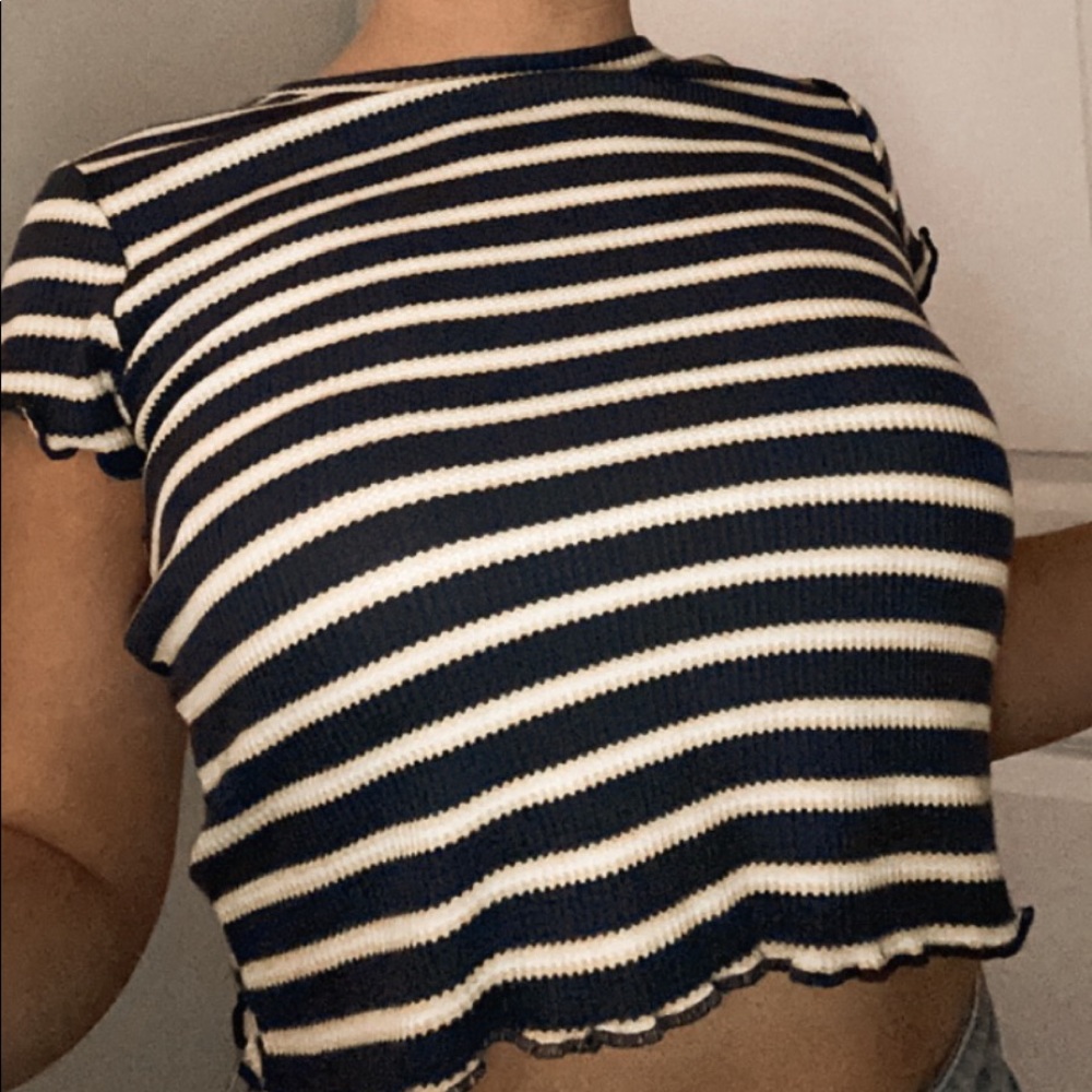 Ruffle T Shirt - Picture 4 of 4